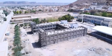 البرنامج السعودي لتنمية وإعمار اليمن يواصل تعزيز التعليم بحضرموت من خلال مدرسة الصبان الثانوية النموذجية