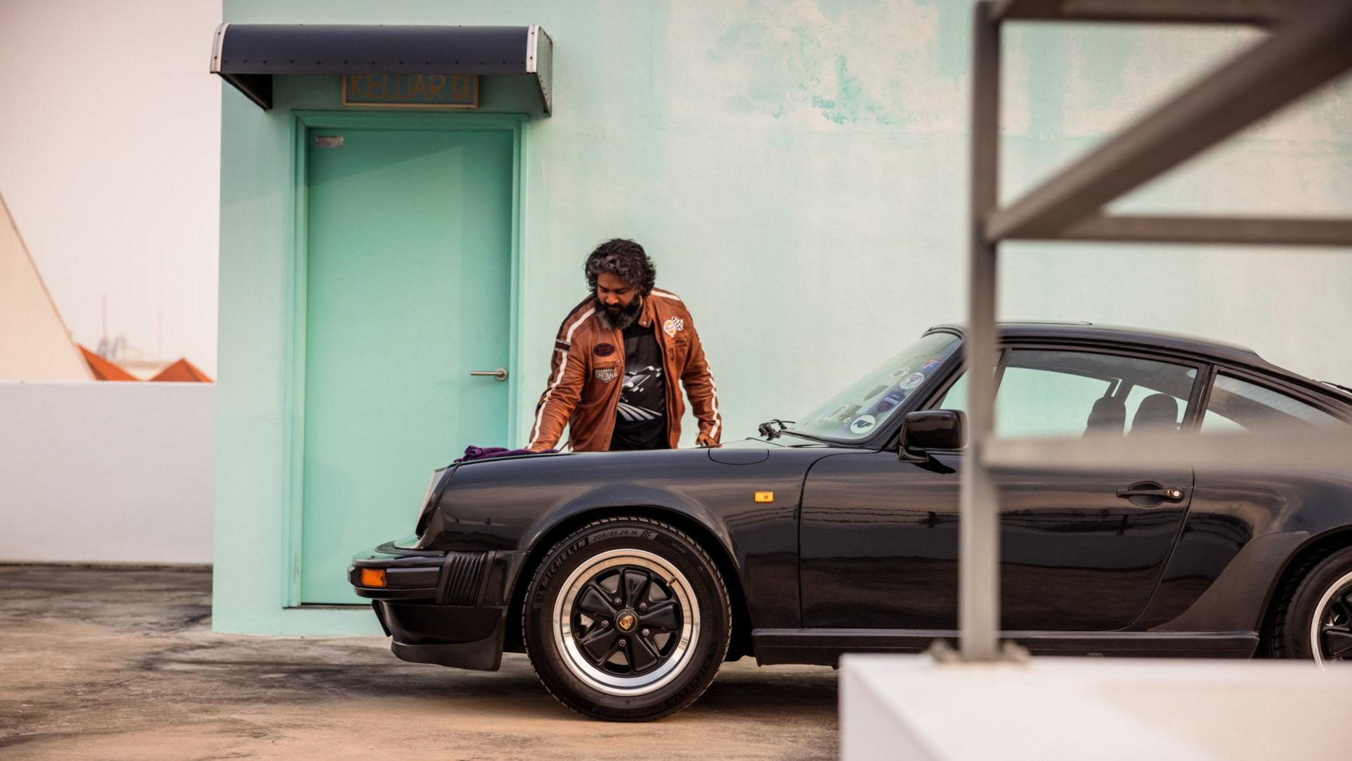 سيارة Porsche 911 SC