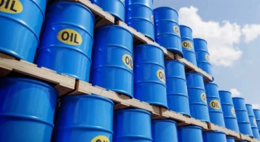 أسعار النفط تسجل أكبر تراجع أسبوعي منذ أعوام وسط ترقب لمفاوضات التهدئة