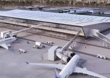 هجوم بطائرات مسيرة يستهدف مطار الكويت الدولي واندلاع حريق واسع