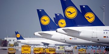 أزمة الوقود تضرب الطيران الأوروبي.. لوفتهانزا تفكر في وقف 20 طائرة