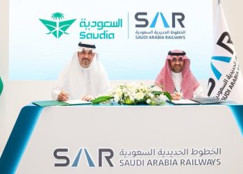 الخطوط السعودية و”سار” توقعان اتفاقية رقمية لربط تذاكر الطيران والقطار وتسهيل السفر