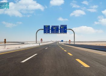شبكة الطرق في السعودية تعزز الربط الخليجي.. طرق استراتيجية تدعم النقل وتختصر زمن الرحلات