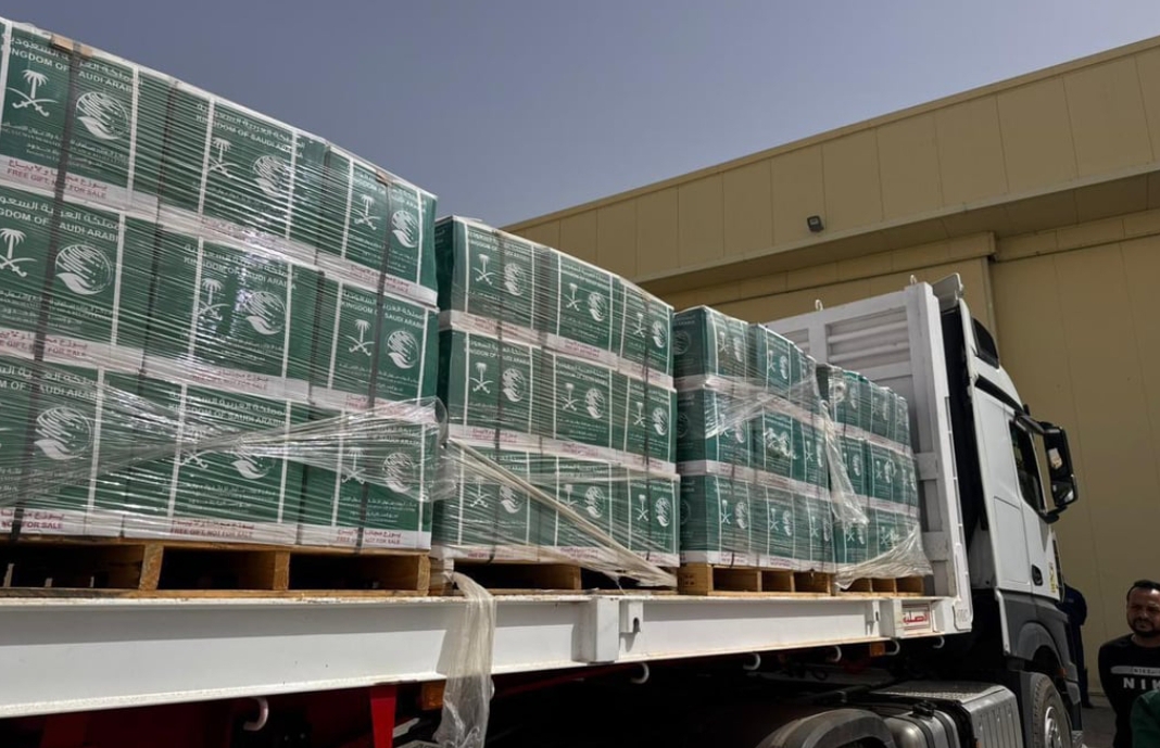 الطائرة الإغاثية السعودية الـ83