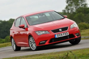 Seat Leon front cornering أكثر السيارات المستعملة اقتصادًا في الوقود
