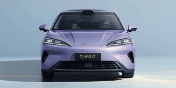 BYD تتحدى الصعاب وتستهدف 1.5 مليون سيارة خارج الصين في 2026