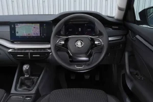 skoda_octavia_2021_dashboard أكثر السيارات المستعملة اقتصادًا في الوقود