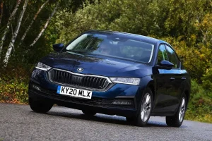 skoda_octavia_2021_nose أكثر السيارات المستعملة اقتصادًا في الوقود