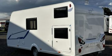 Caravelair Alba 496 موديل 2026.. مقطورة عائلية تجمع بين العملية والسعر الاقتصادي
