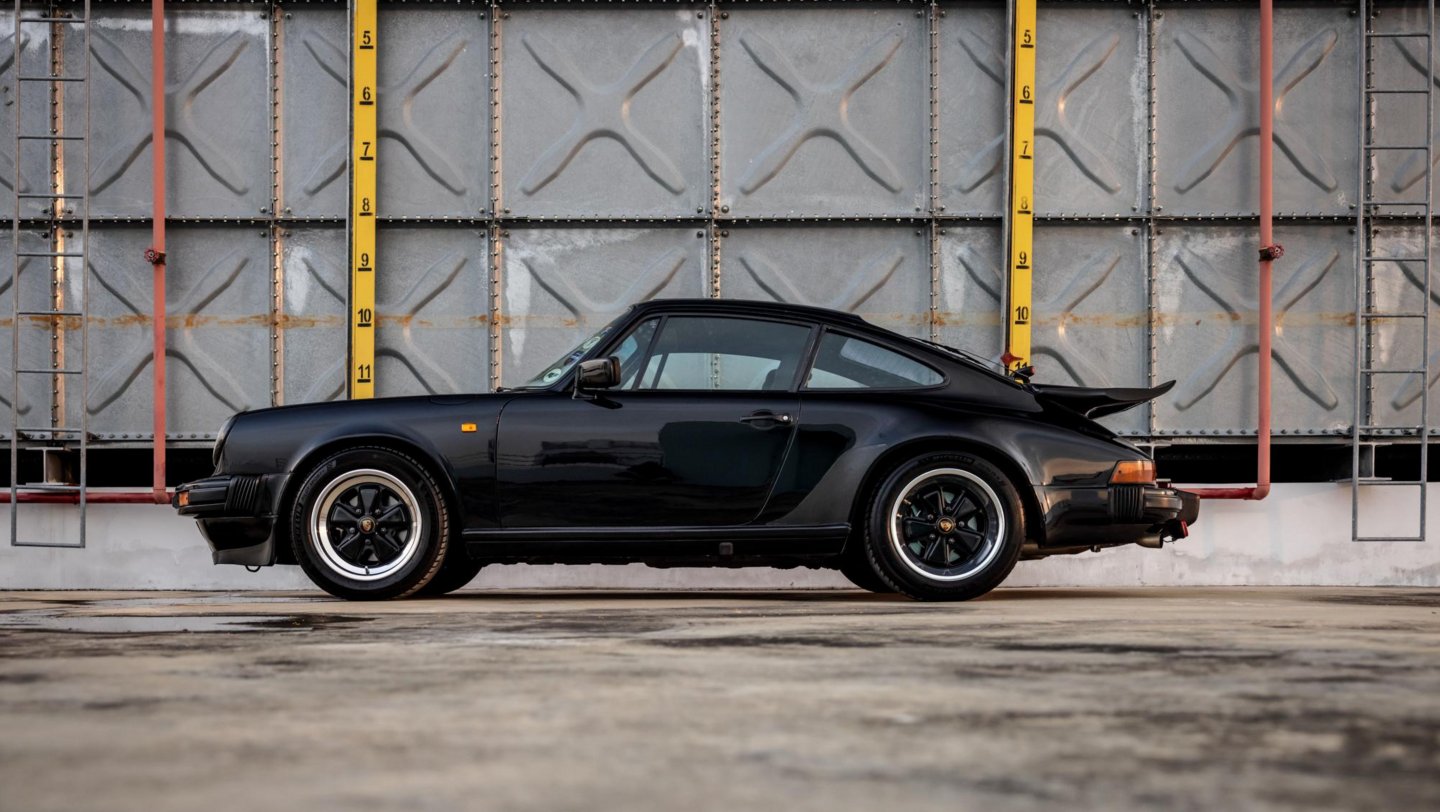 سيارة Porsche 911 SC