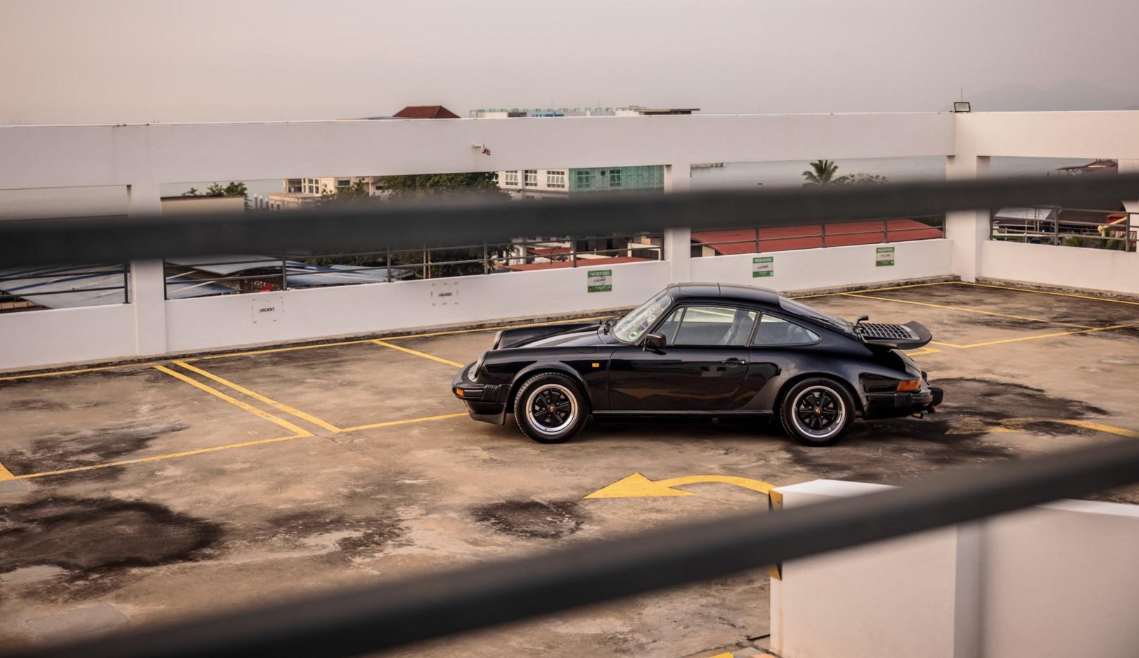 سيارة Porsche 911 SC