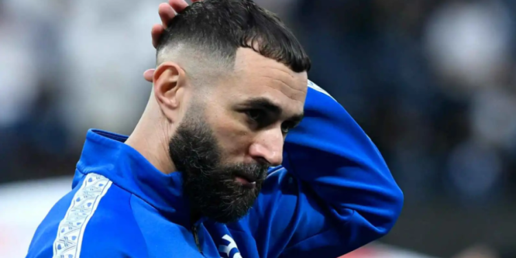 أرقام كريم بنزيما أمام السد تضعه على «مقصلة» جماهير الهلال