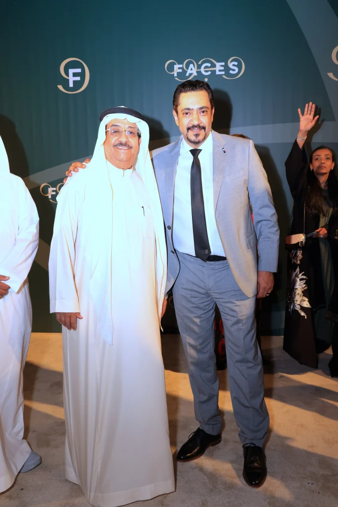 الأستاذ عبدالمجيد الجمل والشيخ خالد بالبيد خلال مراسم الافتتاح.