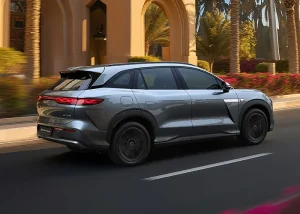 بي واي دي أتو 8 بيرفورمانس 2026: SUV عائلية بـ 7 مقاعد وقوة 488 حصاناً