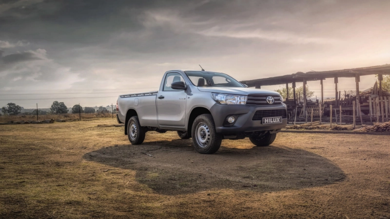 أسعار تويوتا هايلكس 2024 GLX غمارة واحدة ديزل 4x4