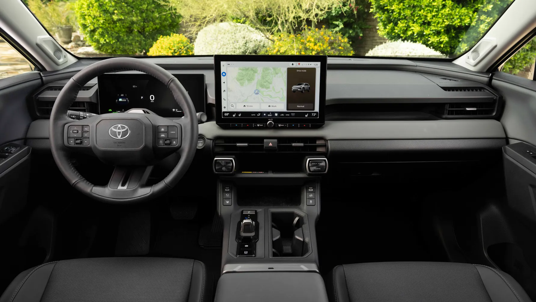 تصميم لوحة القيادة في تويوتا RAV 4 XSE موديل 2026 هايبرد