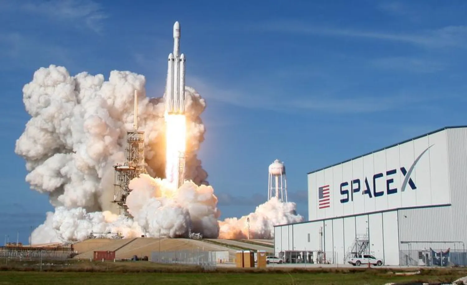 إطلاق صاروخ SpaceX