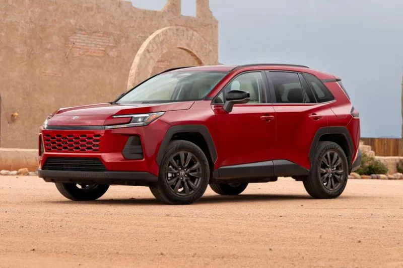 تصميم الجانبين في تويوتا راف فور ADV 4x4 HEV موديل 2026: هوية مغامرة تفرض حضورها
