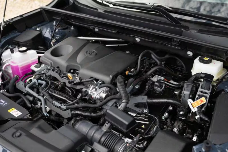 محرك تويوتا RAV4 فئة LE موديل 2026