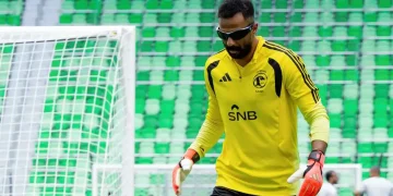 نظارات لاعبي المنتخب السعودي تثير التساؤلات.. دونيس يعتمد التدريب العصبي والتكنولوجيا الحديثة لتطوير الحراس