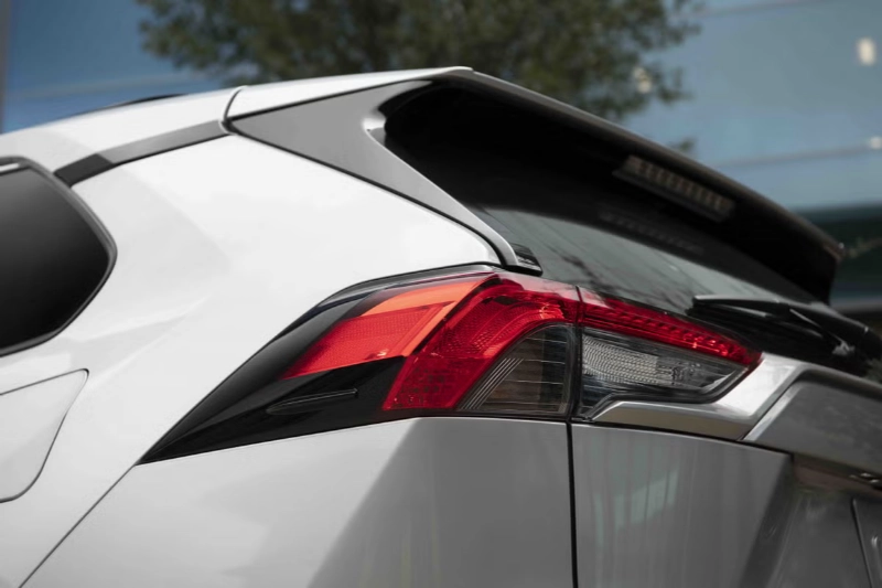 تصميم الإضاءة الخلفية لسيارة تويوتا راف 4 2022 Toyota RAV4