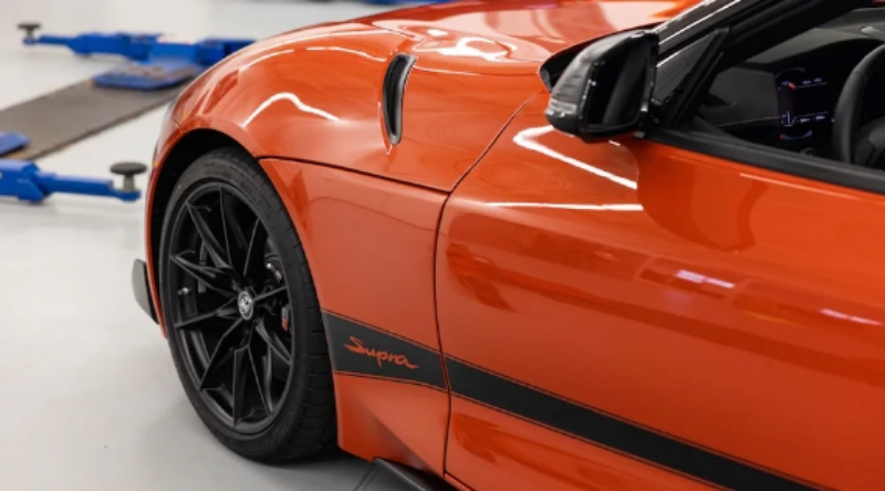تصميم الجانبين وتصميم جنوط تويوتا سوبرا GT Sport AT 2025