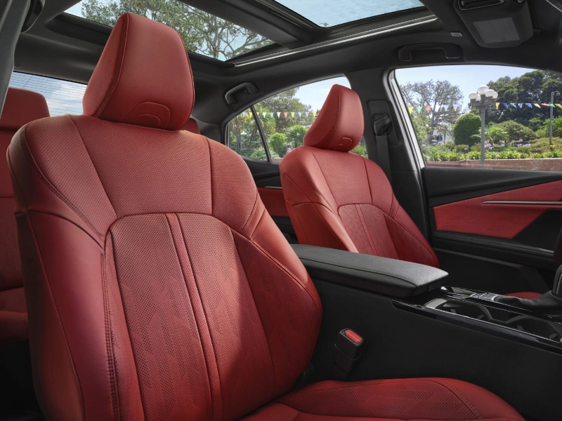 تصميم المقاعد الأمامية الحاضنة للجسم في تويوتا كامري جراندي 2026 Toyota Camry Grande