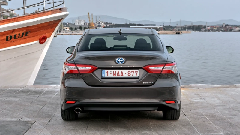 التصميم الخلفي لسيارة تويوتا-كامري le hev 2026 toyota camry le hev