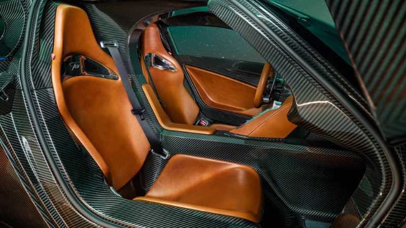 تصميم مقاعد السباق البنية في سيارة زينفو أورورا 2027 Zenvo Aurora