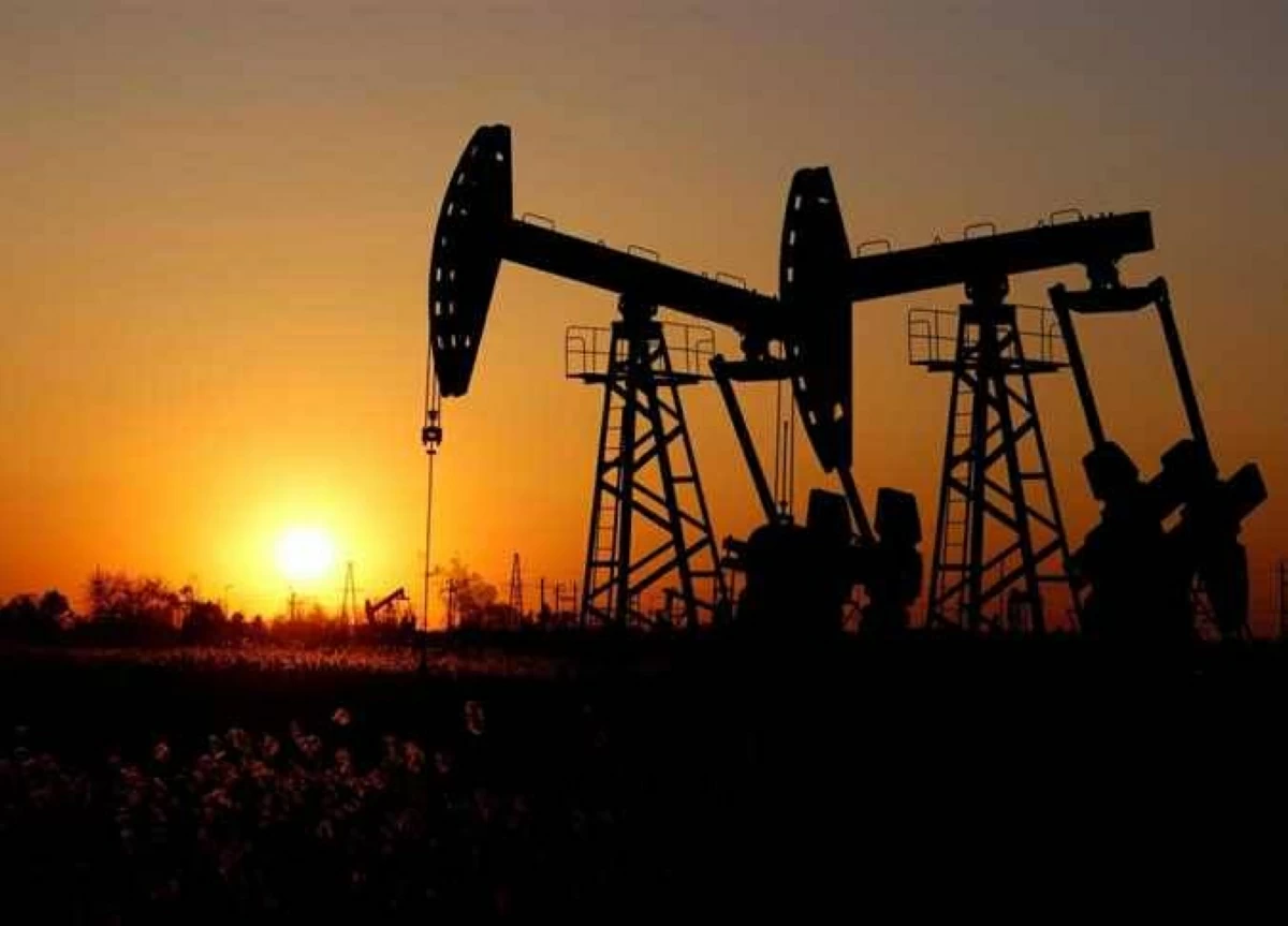 سعر برميل النفط اليوم بالدولار يتأثر بتهدئة الصراع في الشرق الأوسط