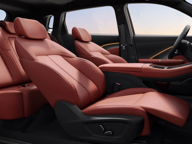 تصميم المقعد الأمامي وسهولة تعديله في مقصورة شانجان يوني إس 2027 Changan UNI-S