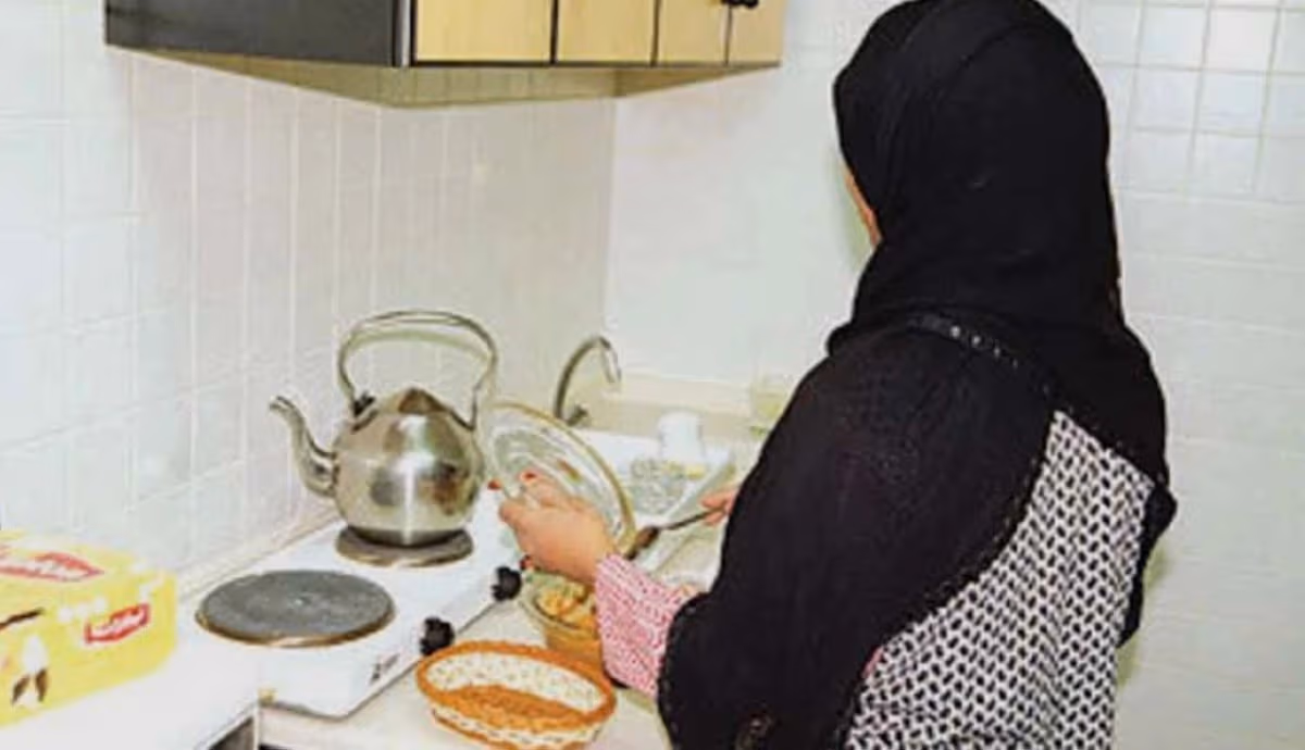 طريقة نقل كفالة عامل منزلي في السعودية