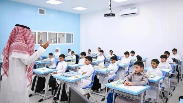 بيئة تعليمية داخل فصل دراسي في إحدى المدارس السعودية