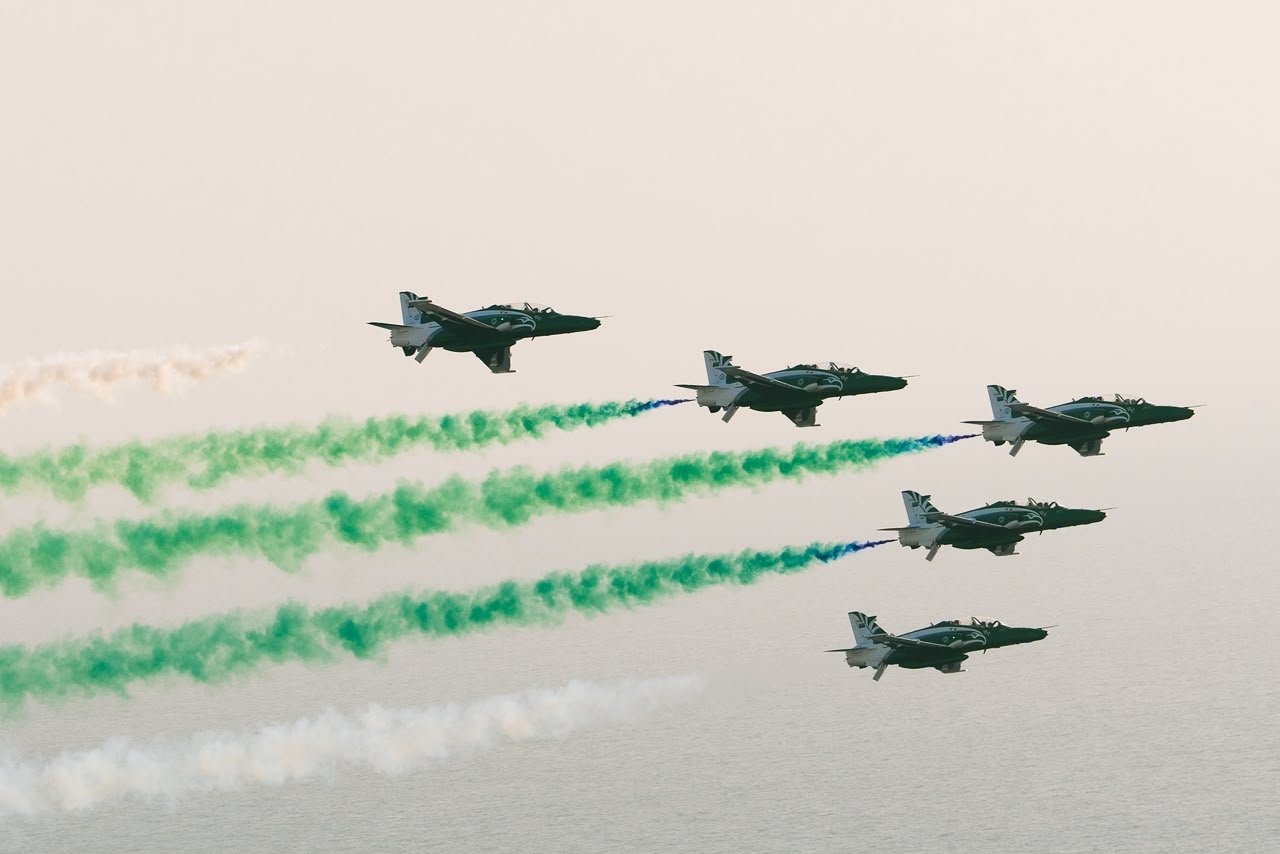 عروض جوية وعسكرية تزين سماء المملكة
