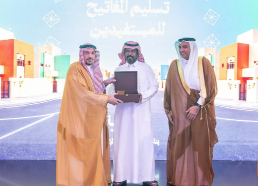 تدشين مشروع 100 وحدة سكنية