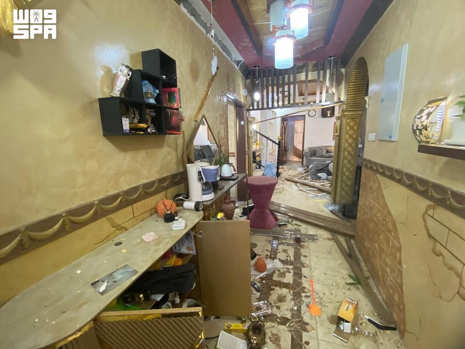 سقوط مقذوف معادٍ